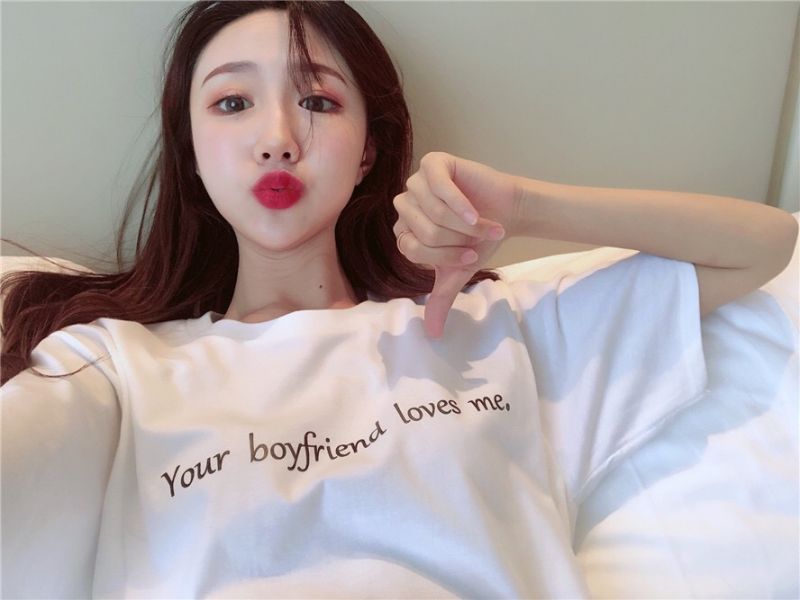 Áo Thun Nữ Unisex Tay Lỡ In Chữ Your boyfriend loves me